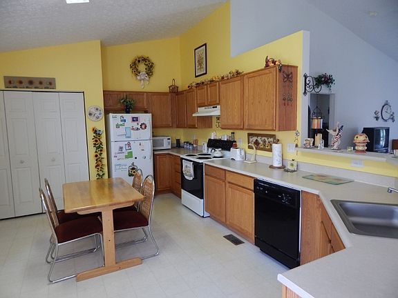 4th image of 1391 Hafton Woods Dr