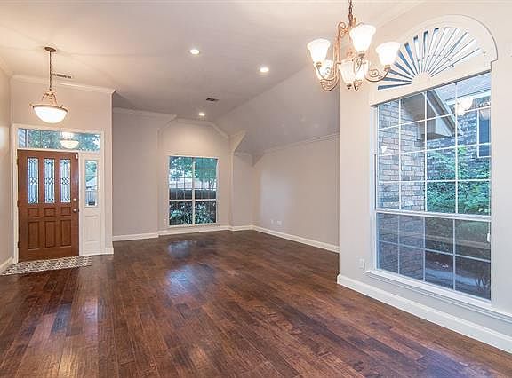 5th image of 2612 Valley Creek Trl
