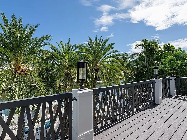 720 Isle Of Palms Dr — Photo 33
