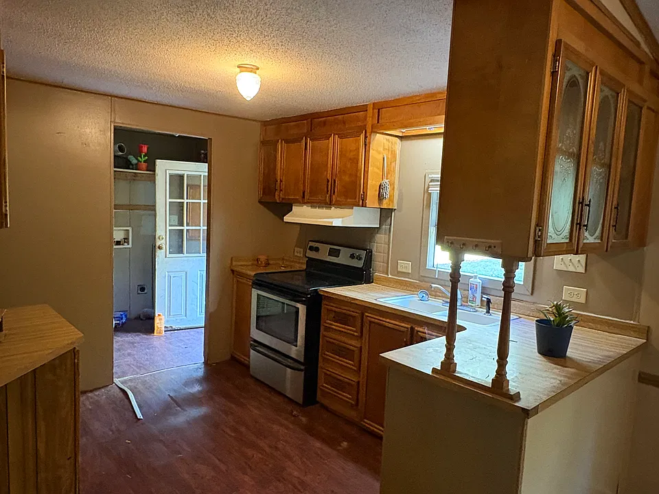 13492 Tom Smith Rd