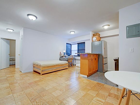 3rd image of 2514 31st Ave APT 1A