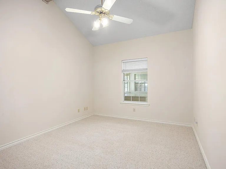 103 Crockett Dr — Photo 28