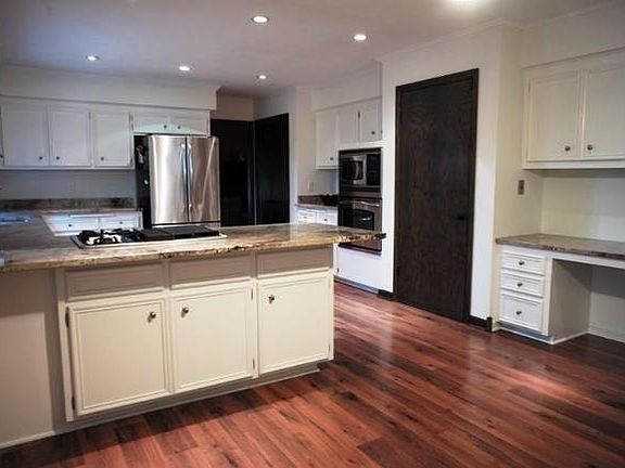 3rd image of 2085 La Chandelle Ct
