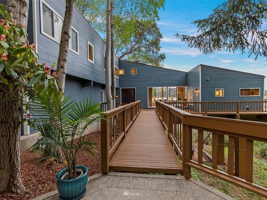 12560 42nd Ave NE, Seattle, WA 98125