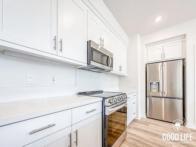 7006 Solara Way — Photo 3