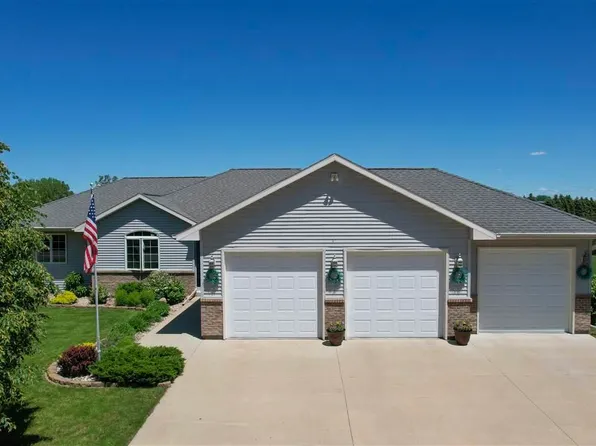 442 Valley View Dr, Courtland, MN 56021