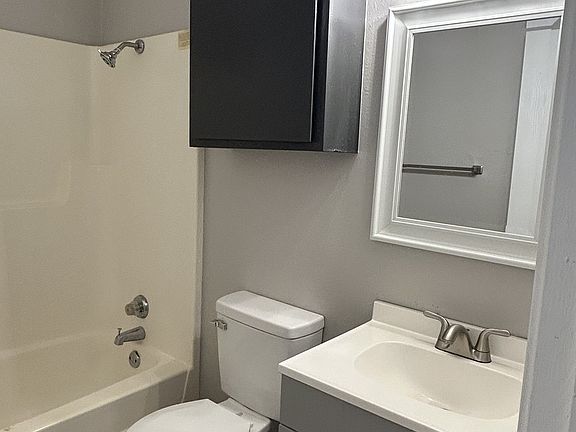 5th image of 172 Brooke Lynn Dr #D