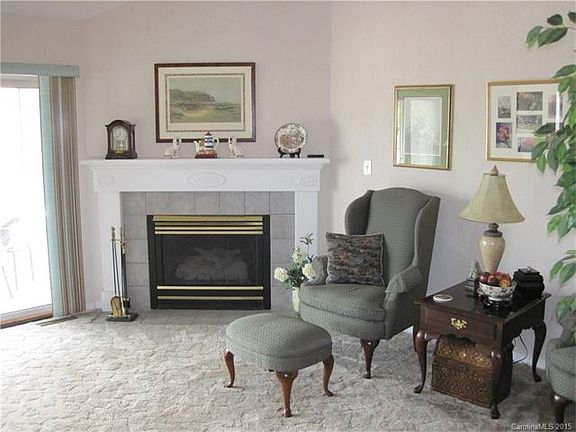 3rd image of 318 Thistle Ln