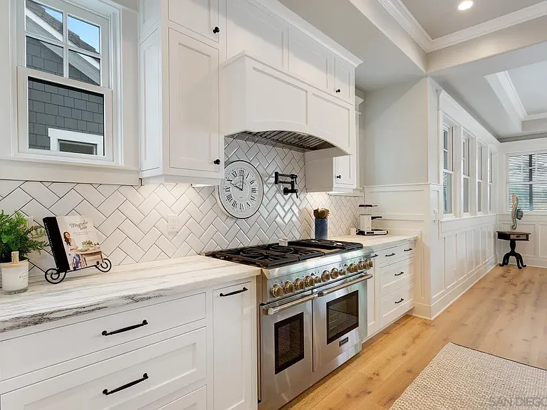 1048 Isabella Ave — Photo 13