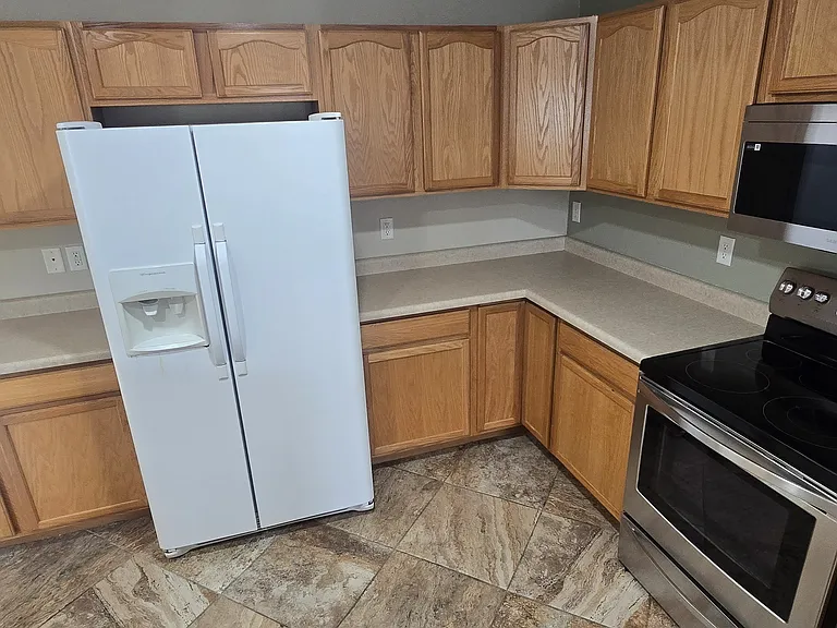 2823 Village Park Dr — Photo 5