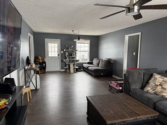 2nd image of 115 Sidney Ct