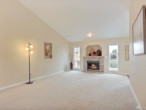 5th image of 1315 195th St E