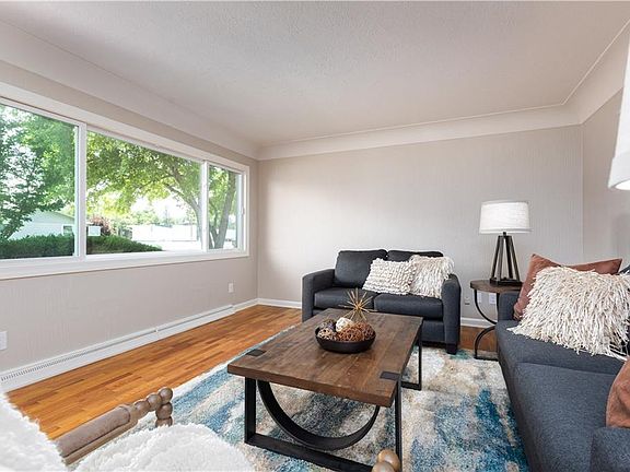 2nd image of 1539 Lynn Ave