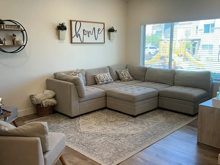 656 W Vermillion Wind Ln — Photo 2