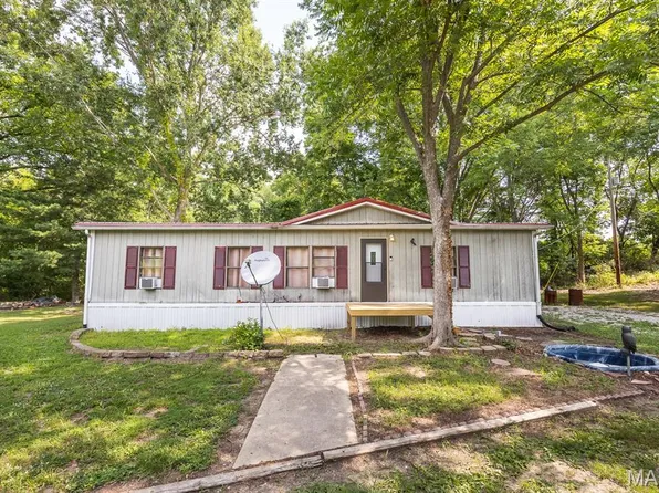19 S Washington St, Lenzburg, IL 62255