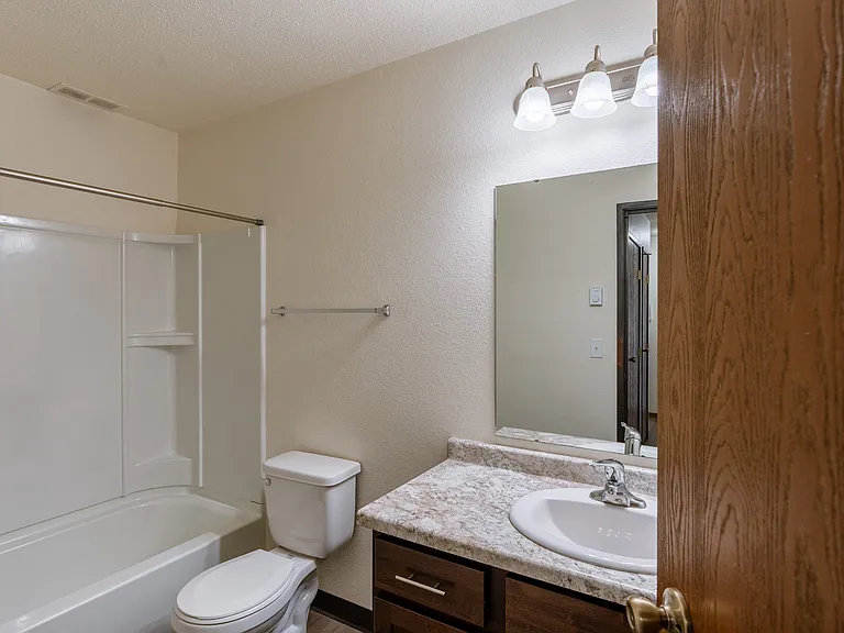 Fargo, ND Village West Apartments | Bathroom