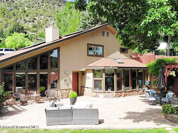 5th image of 111 Cardinal Ln