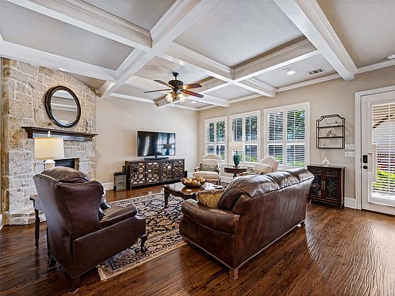 5th image of 5810 Llano Ave