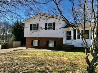 128 Maple Ridge Dr, King, NC 27021