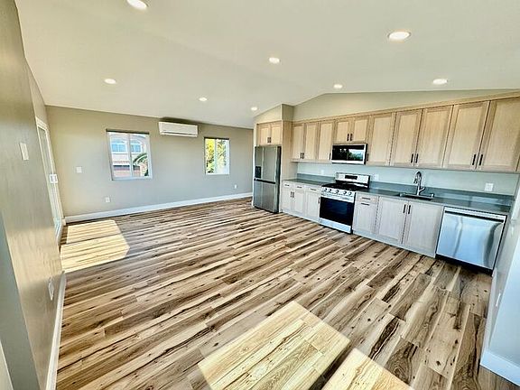 4th image of 3720 Trenton Ave
