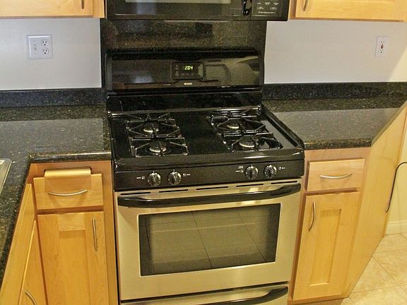 4th image of 108 S Clark Dr APT 102