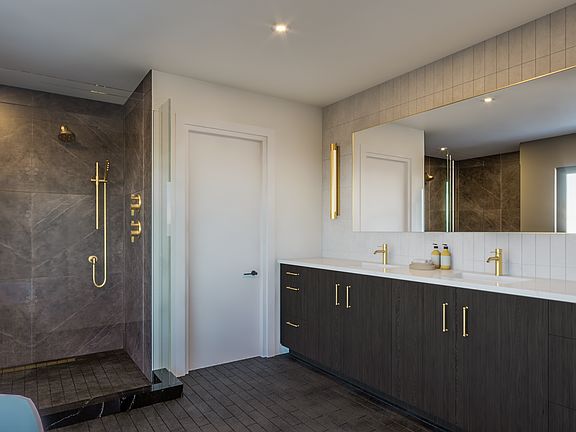 Pinyon Bathroom in Moody Organic