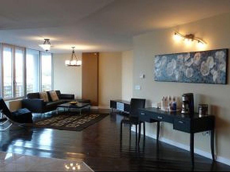 2nd image of 1702 Avenue Apt7a