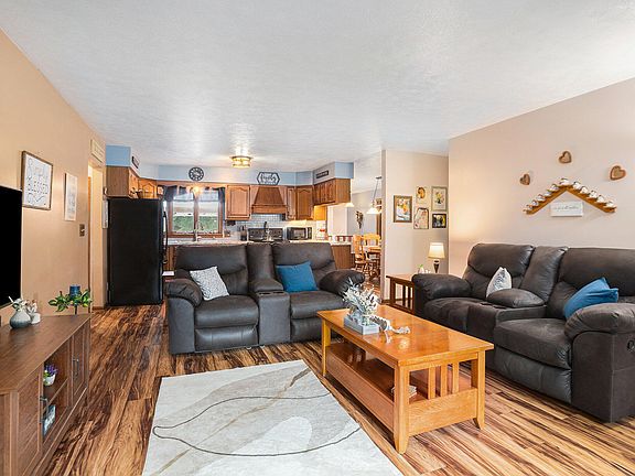 5th image of 9057 Algoma Ave NE