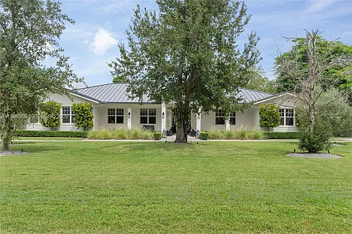 9301 SW 93rd Ave Photo 1