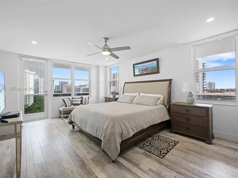 3725 S Ocean Dr #924 — Photo 14