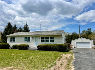 88 Old Country Rd, East Quogue, NY 11942