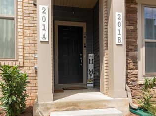 201 Park Central Ter #B, Manassas, VA 20111