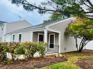 1264 Downing St, Roselle, IL