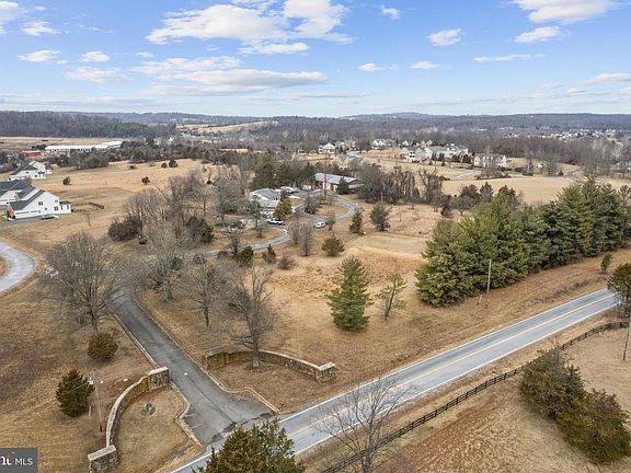 2nd image of 20043 Gleedsville Rd