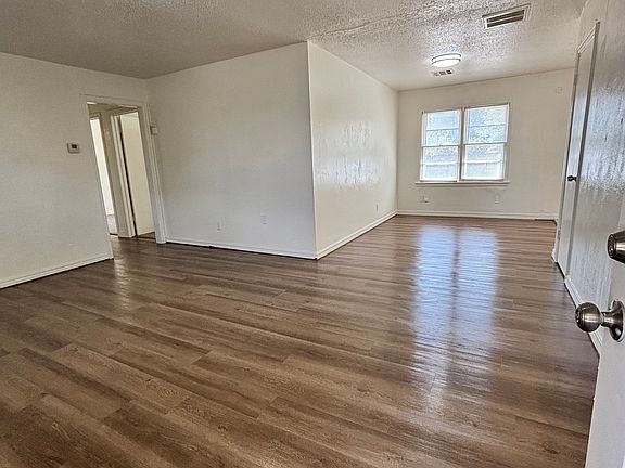 4th image of 2128 SW 61st St