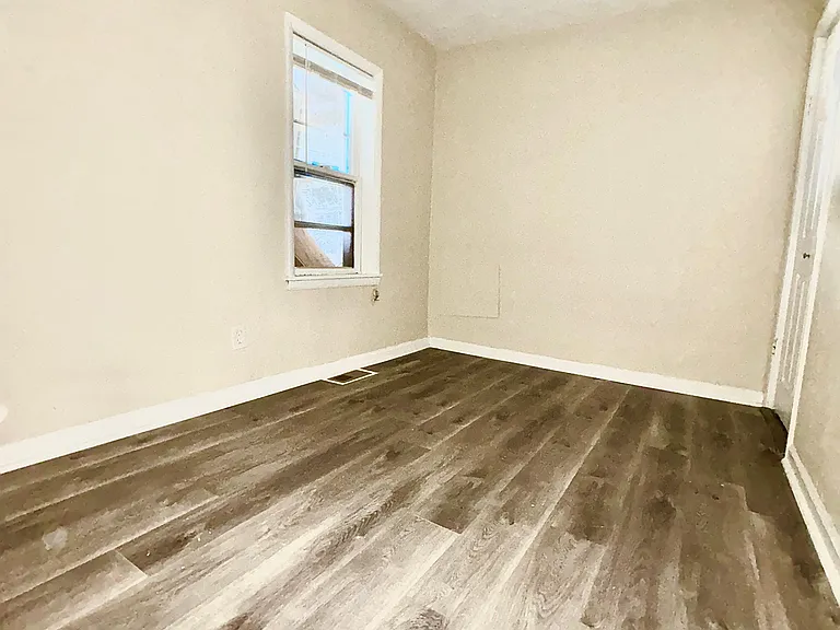 5614 S Main St #3 — Photo 14