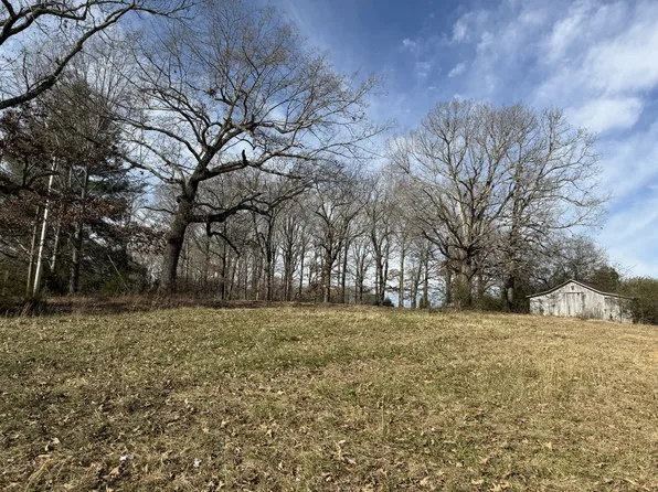2 Spring Creek Rd, Lawrenceburg, TN 38464