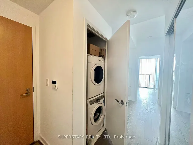 11 Wellesley St W #5806 — Photo 7