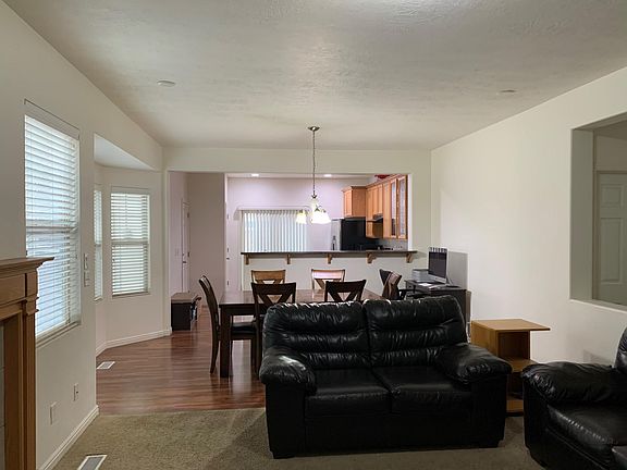 3rd image of 10873 S Weiss Dr