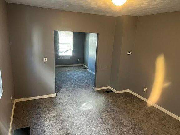 3rd image of 809-811 E 2nd Ave