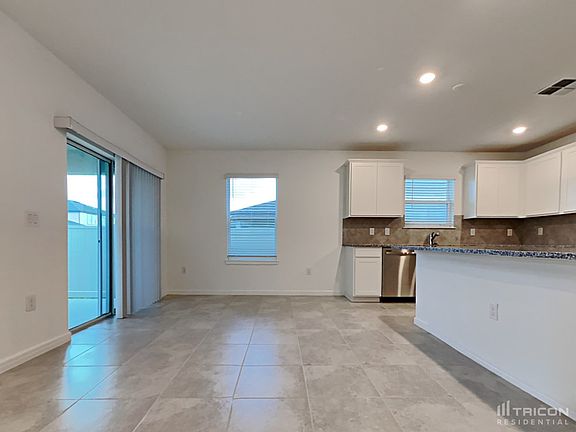 5th image of 3811 Spruce Creek Dr