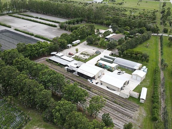 4th image of 8006 SW Kanner Highway