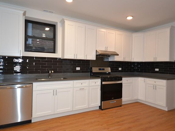 2nd image of 2915 S Princeton Ave #1