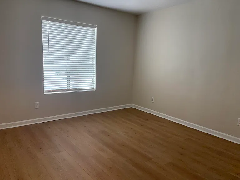 646 Center Court Dr — Photo 10