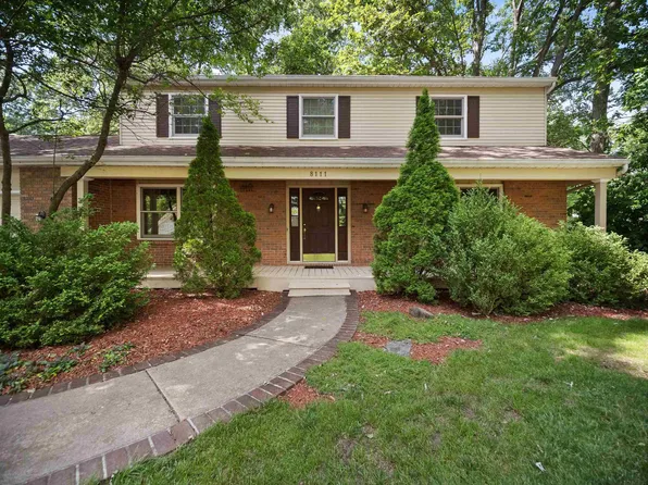8111 Roanoke Dr, Fort Wayne, IN 46835