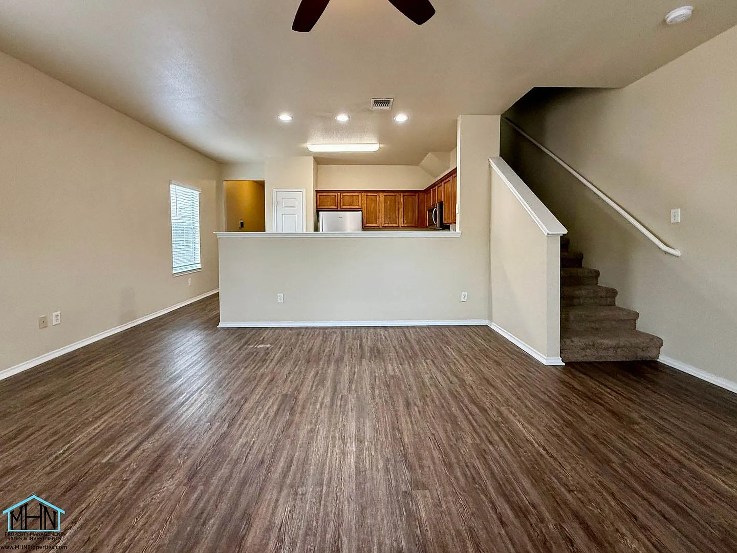 Beautiful Two Story Duplex Near Randolph AFB and FT SAM Houston! — Photo 3