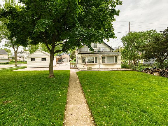 2nd image of 3731 S Iowa Ave