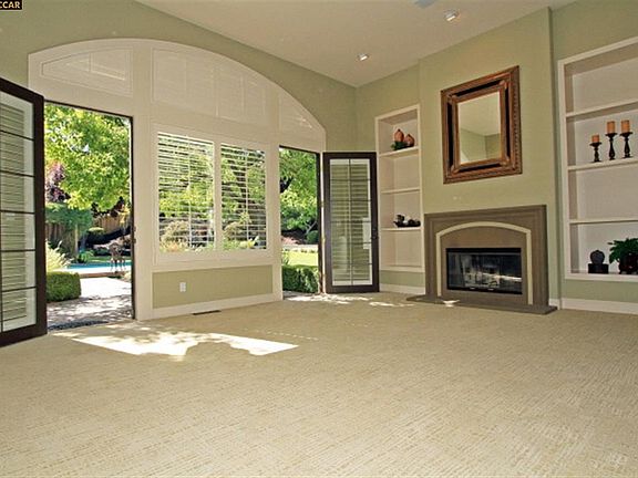 5th image of 10 Homestead Ct