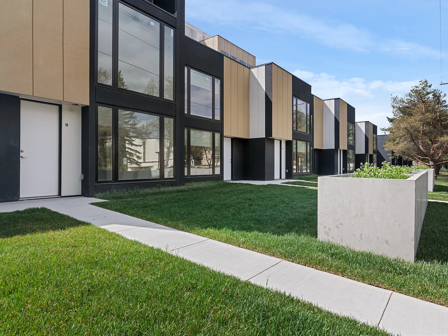 Inglewood Lofts — Photo 3
