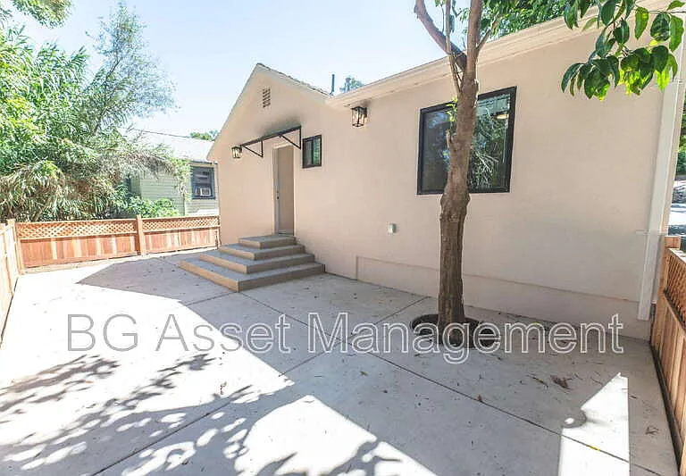 2807 Sabral Cir — Photo 21